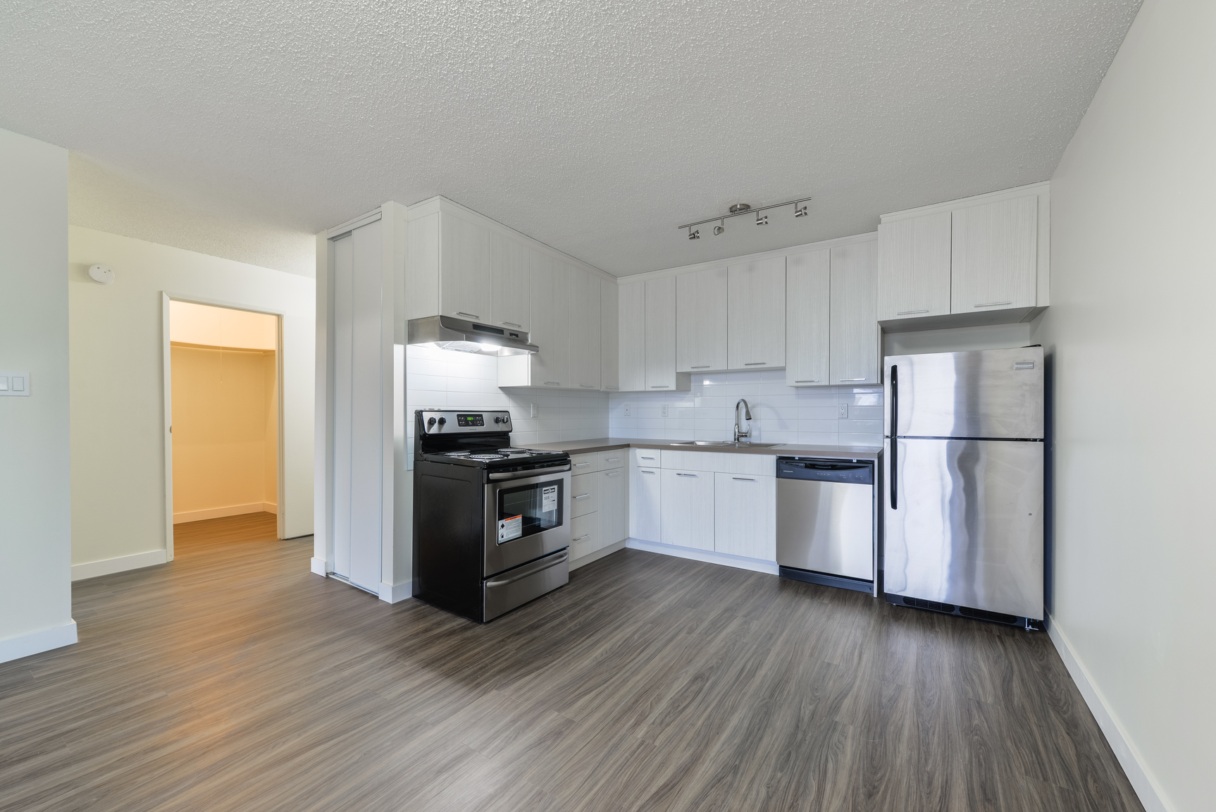 14407 121 Street NW, Edmonton, AB, T5X 3P6 - 3