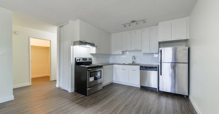 14407 121 Street NW, Edmonton, AB, T5X 3P6 - 3