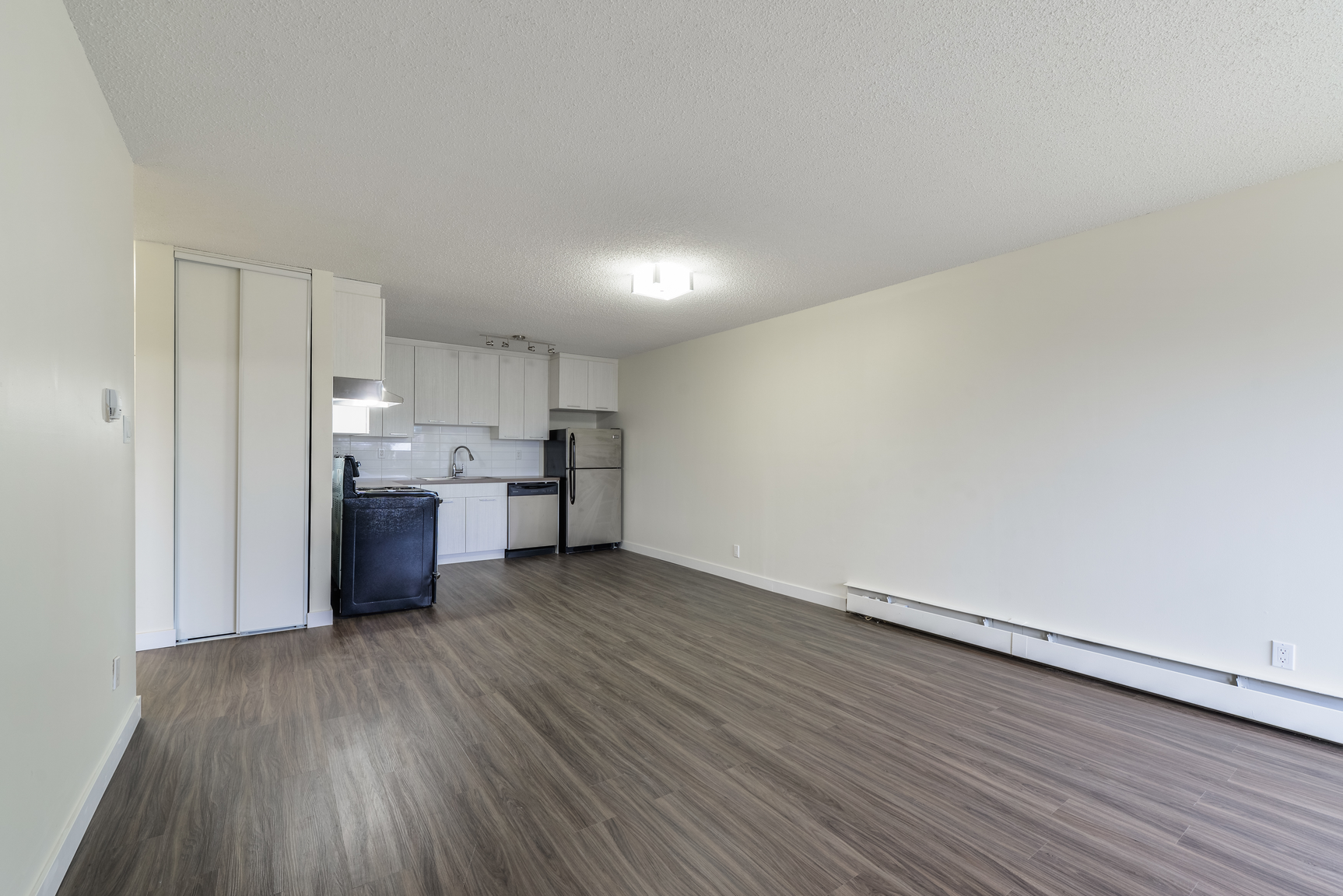 14407 121 Street NW, Edmonton, AB, T5X 3P6 - 4