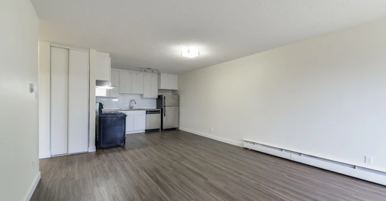 14407 121 Street NW, Edmonton, AB, T5X 3P6 - 4