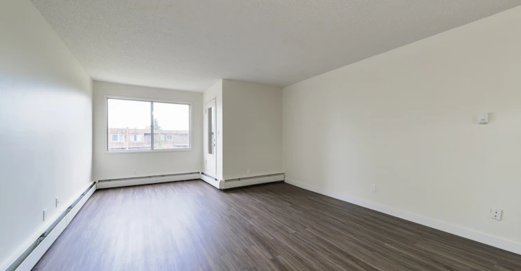 14407 121 Street NW, Edmonton, AB, T5X 3P6 - 5