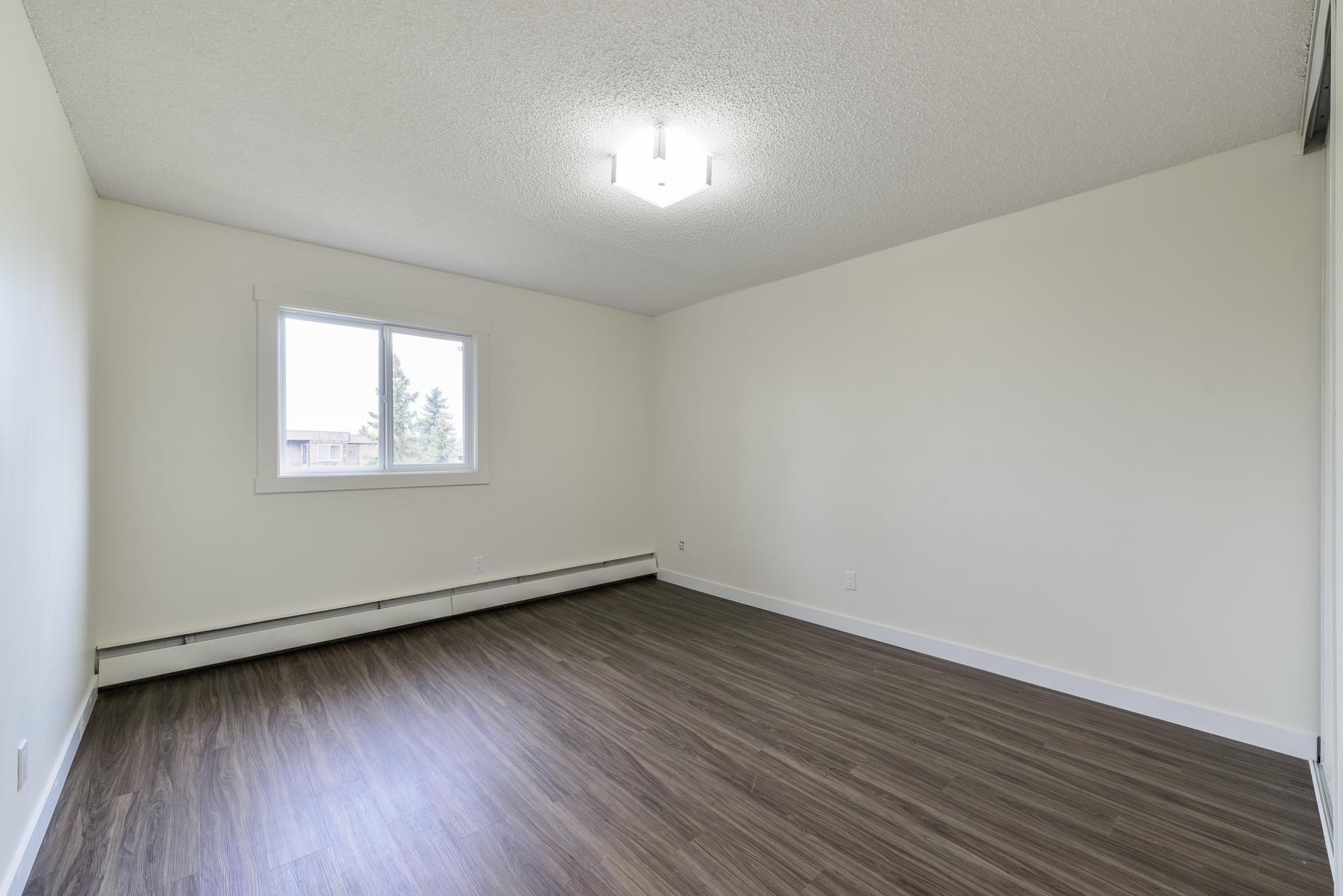 14407 121 Street NW, Edmonton, AB, T5X 3P6 - 8