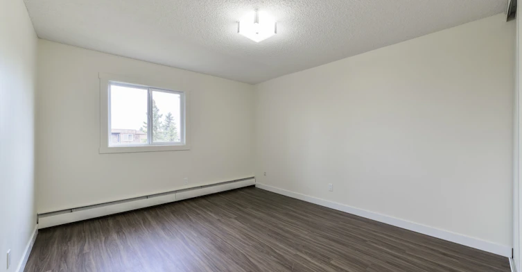 14407 121 Street NW, Edmonton, AB, T5X 3P6 - 8
