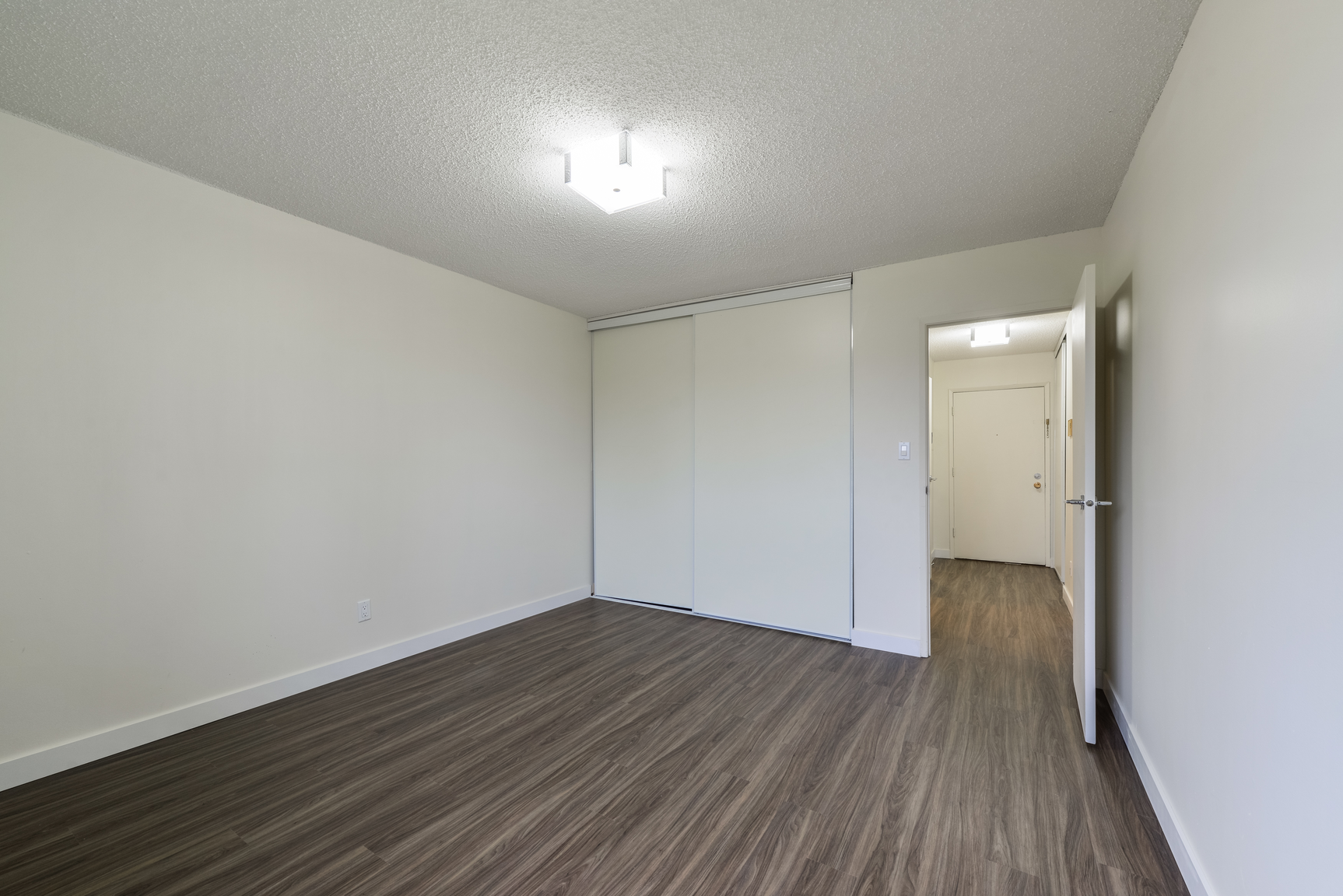 14407 121 Street NW, Edmonton, AB, T5X 3P6 - 9