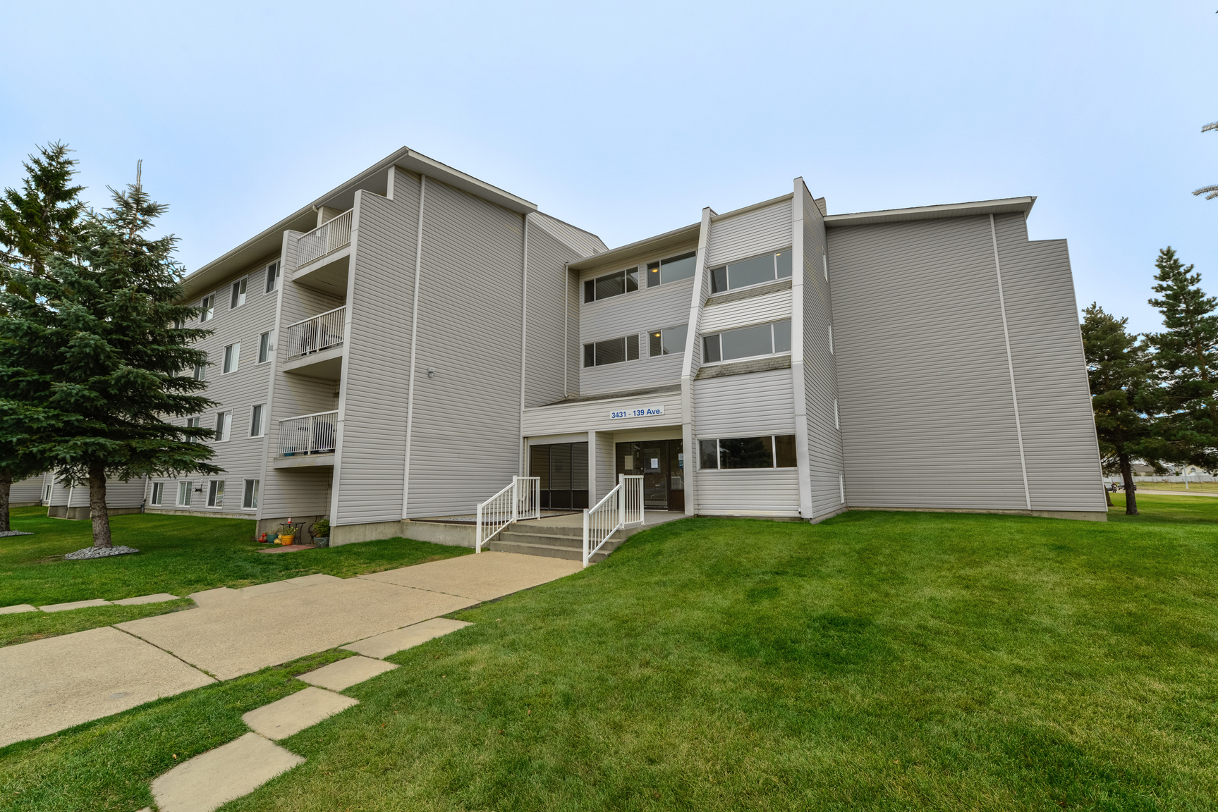 3431 139 Avenue NW, Edmonton, AB, T5Y 1Z4 - 8