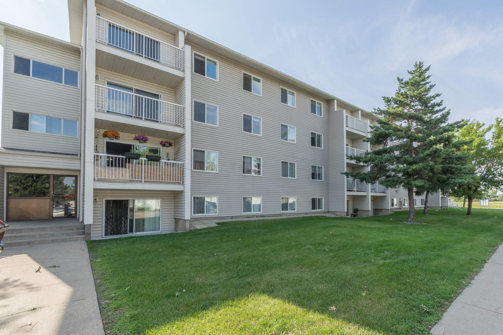 3431 139 Avenue NW, Edmonton, AB, T5Y 1Z4 - 10