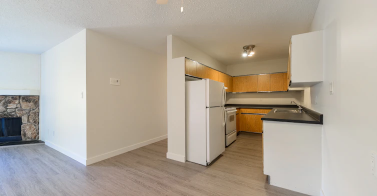 12004 162 Avenue NW, Edmonton, AB, T5X 4W9 - 2