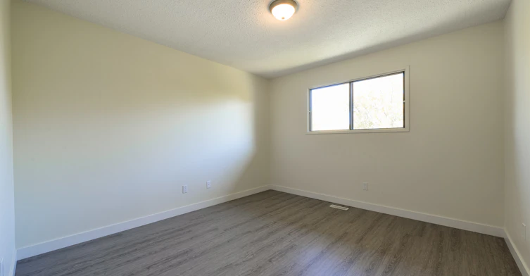 12004 162 Avenue NW, Edmonton, AB, T5X 4W9 - 5