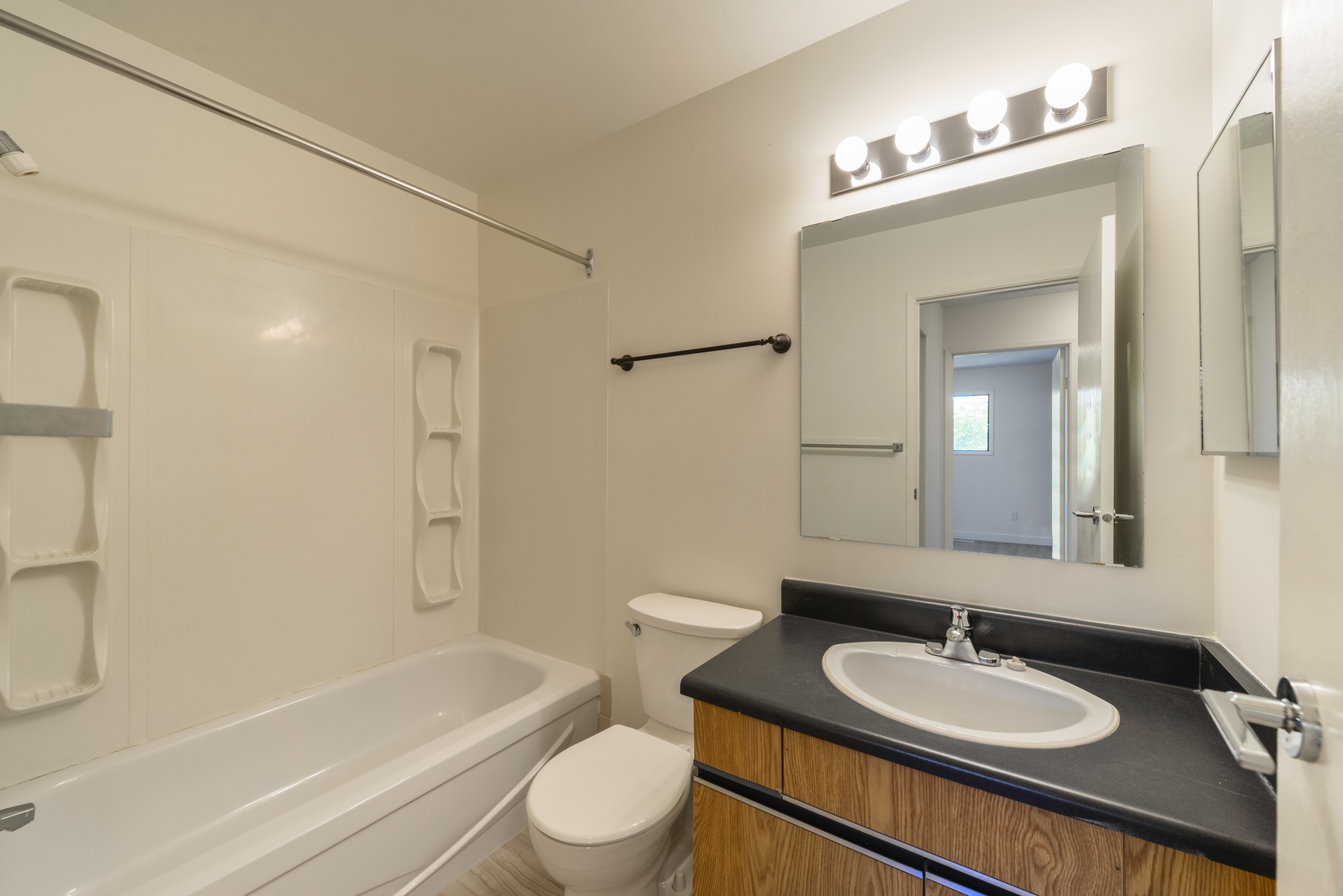 12004 162 Avenue NW, Edmonton, AB, T5X 4W9 - 6