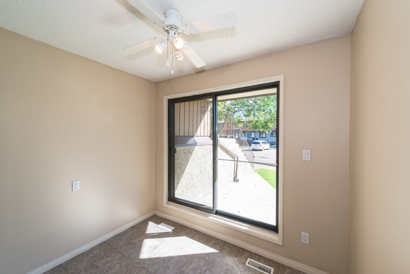 12004 162 Avenue NW, Edmonton, AB, T5X 4W9 - 8