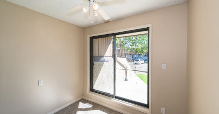 12004 162 Avenue NW, Edmonton, AB, T5X 4W9 - 8