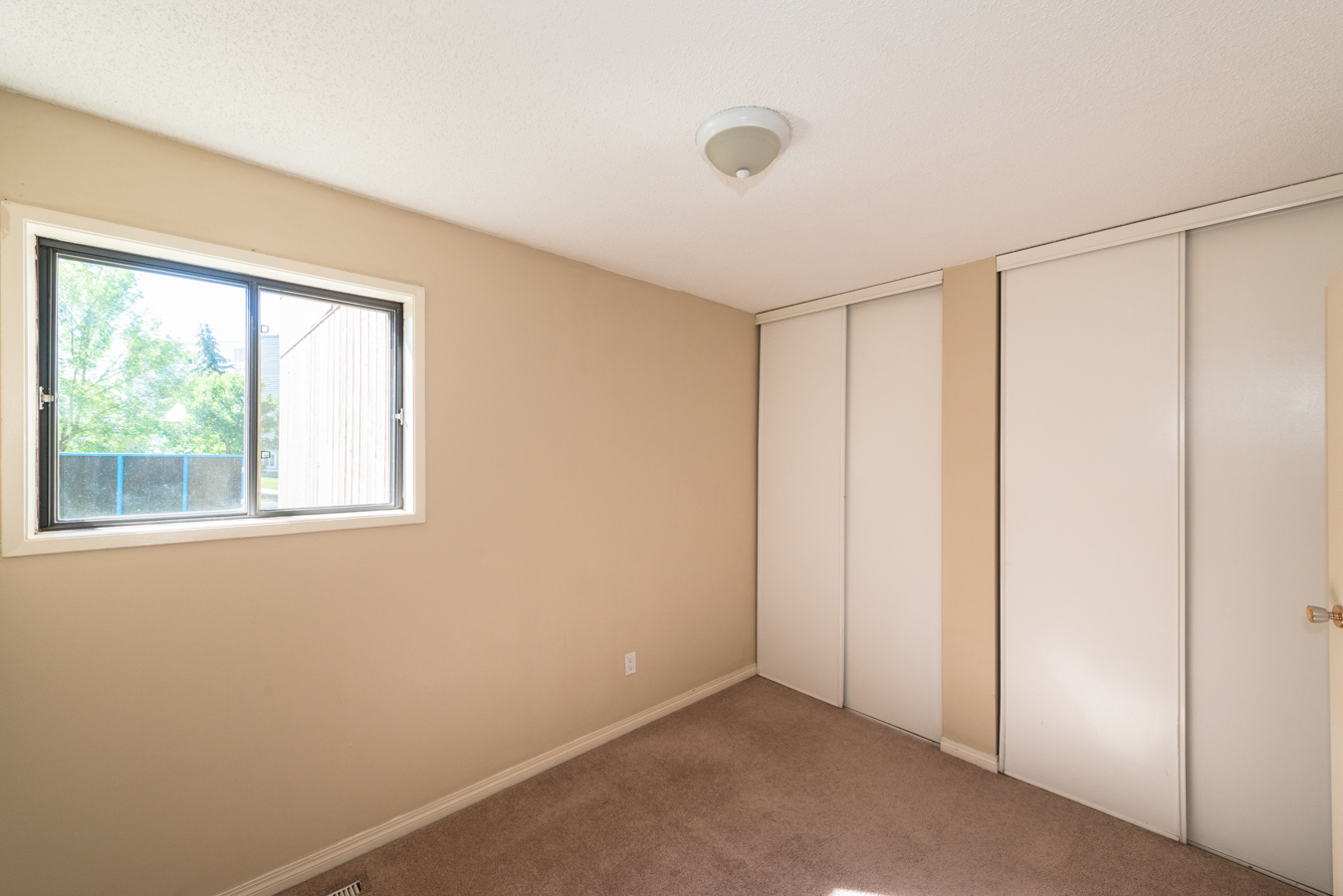 12004 162 Avenue NW, Edmonton, AB, T5X 4W9 - 10