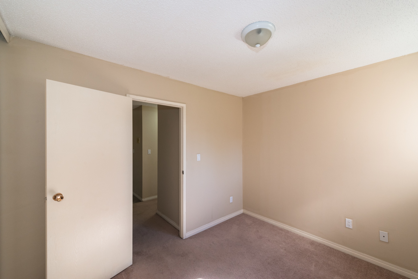 12004 162 Avenue NW, Edmonton, AB, T5X 4W9 - 11