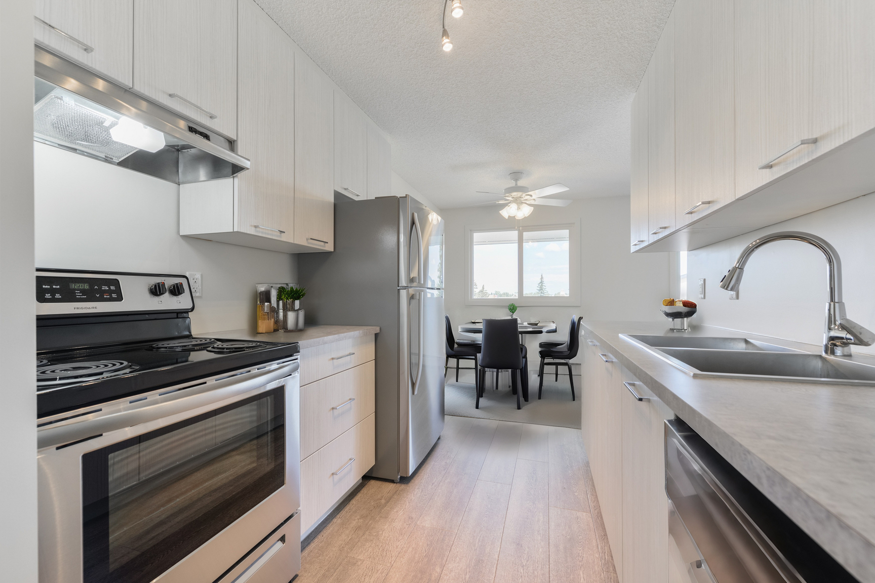 17735 64 Avenue NW, Edmonton, AB, T5T 2J9 - 2