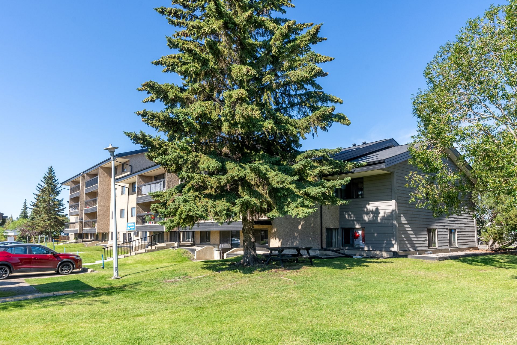 17735 64 Avenue NW, Edmonton, AB, T5T 2J9 - 10