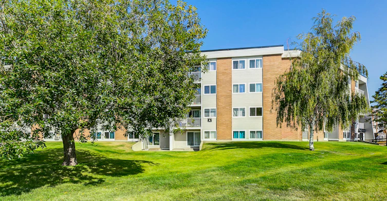 11915 34 Street NW, Edmonton, AB, T5W 4V4 - 9