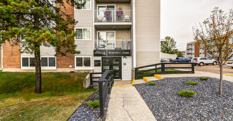 11915 34 Street NW, Edmonton, AB, T5W 4V4 - 8