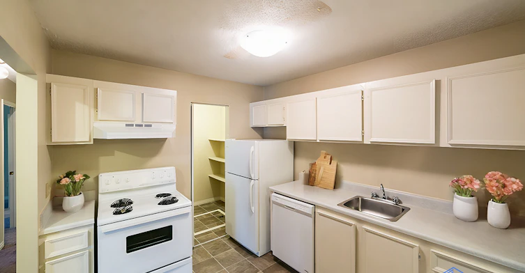 3741 16a Avenue NW, Edmonton, AB, T6L 3M1 - 3