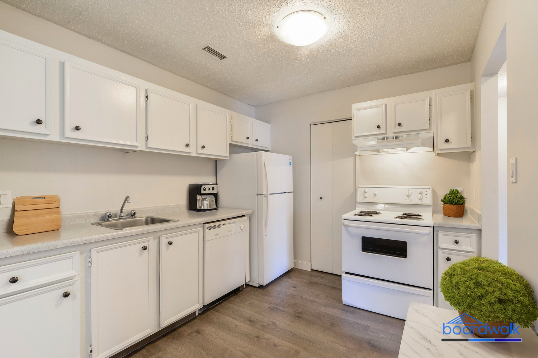 2803 79 Street NW, Edmonton, AB, T6K 3Z7 - 4