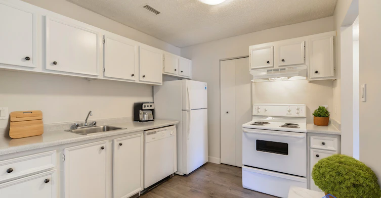 2803 79 Street NW, Edmonton, AB, T6K 3Z7 - 4