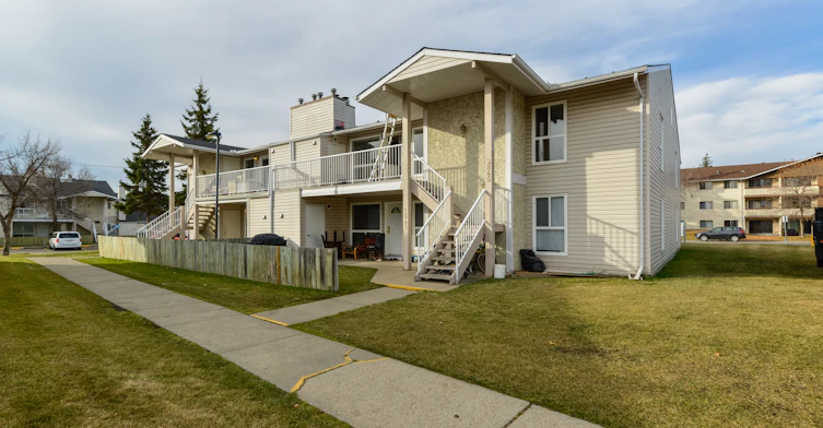 2803 79 Street NW, Edmonton, AB, T6K 3Z7 - 7