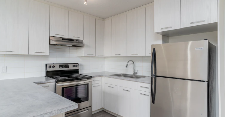 8830 85 Street NW, Edmonton, AB, T6C 3C3 - 12