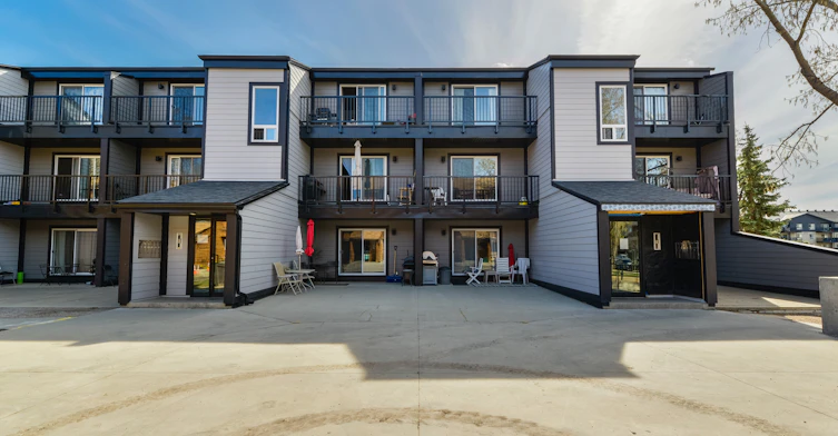 17139 69 Avenue NW, Edmonton, AB, T5T 2W6 - 8