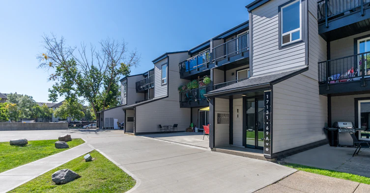 17139 69 Avenue NW, Edmonton, AB, T5T 2W6 - 11