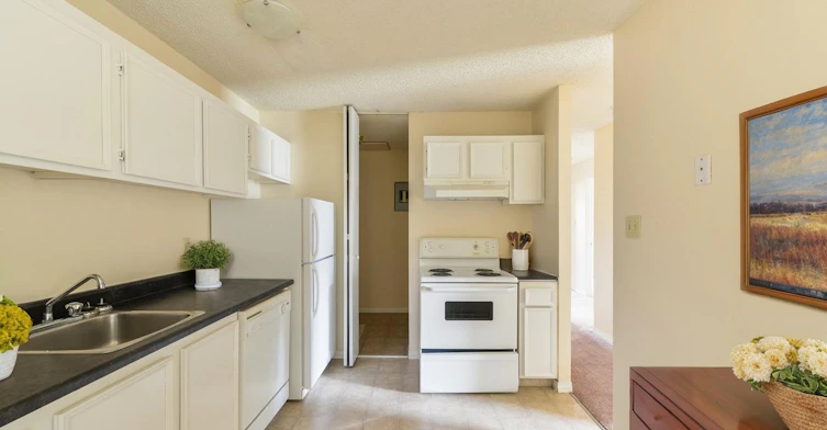17104 75 Avenue NW, Edmonton, AB, T5T 2R4 - 3