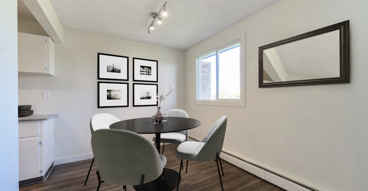 7424 141 Avenue NW, Edmonton, AB, T5C 2N5 - 2