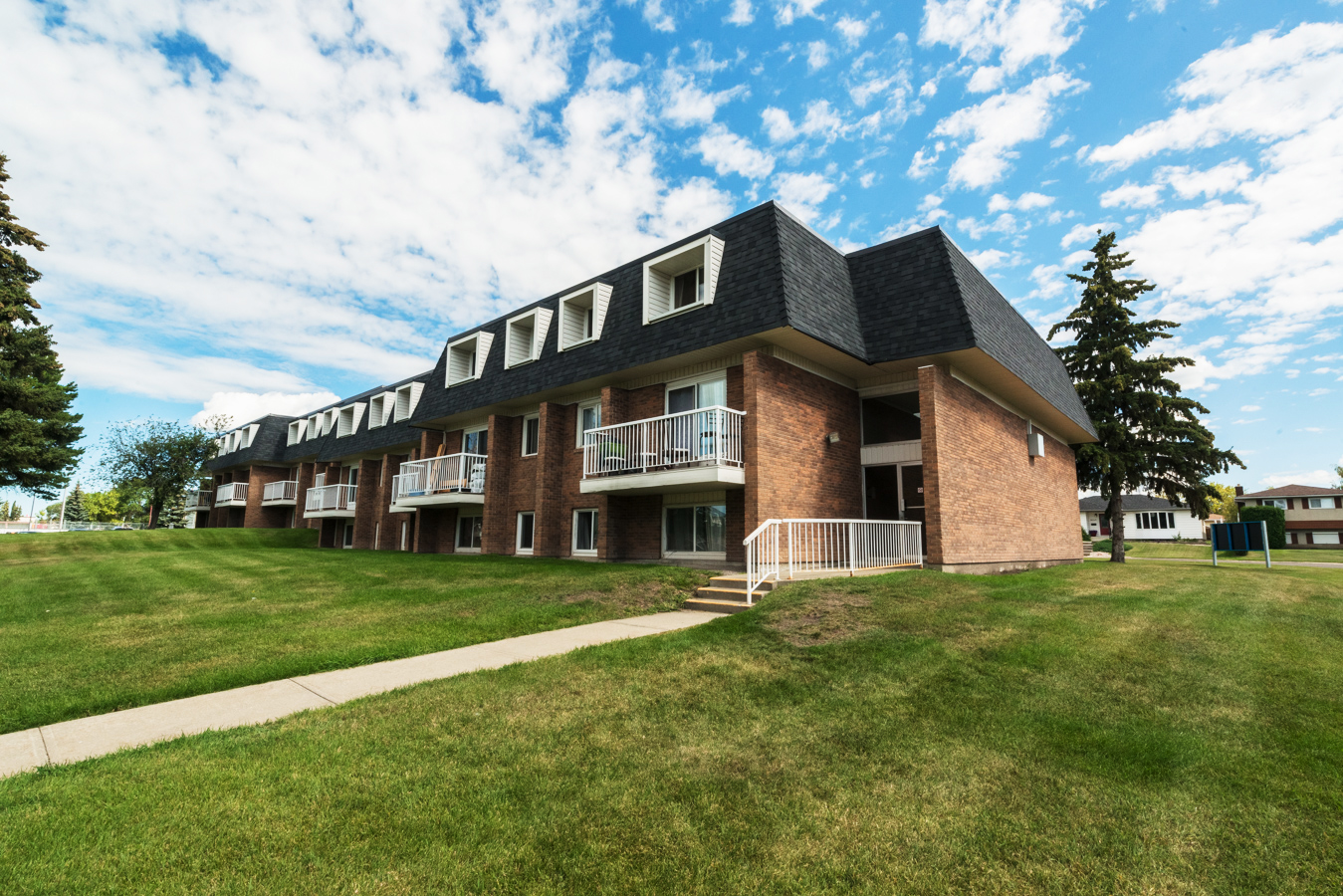 7424 141 Avenue NW, Edmonton, AB, T5C 2N5 - 5