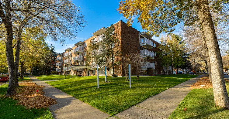 10250 115 Street NW, Edmonton, AB, T5K 2H1 - 8