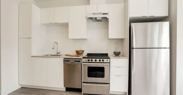 638 Center Street, Ottawa, ON, K1K 2N8 - 2