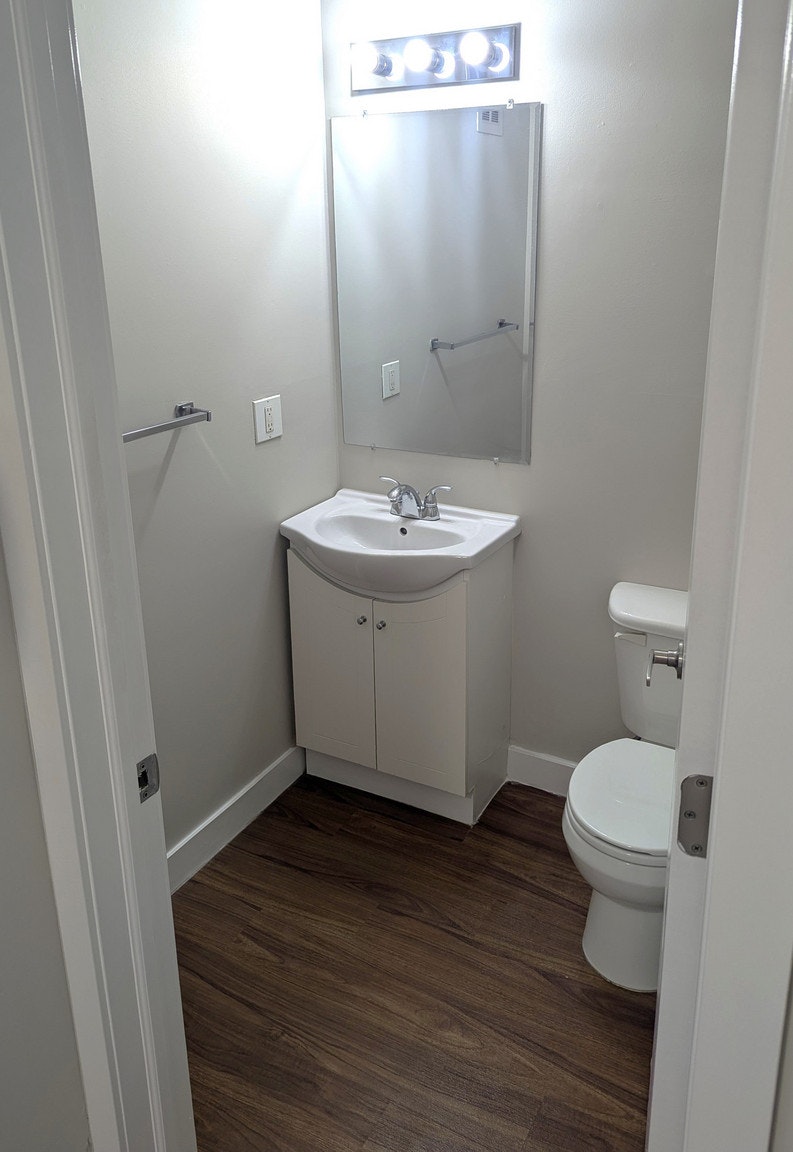 303-11035 124 Street NW, Edmonton, AB, T5M 0J5 - 8