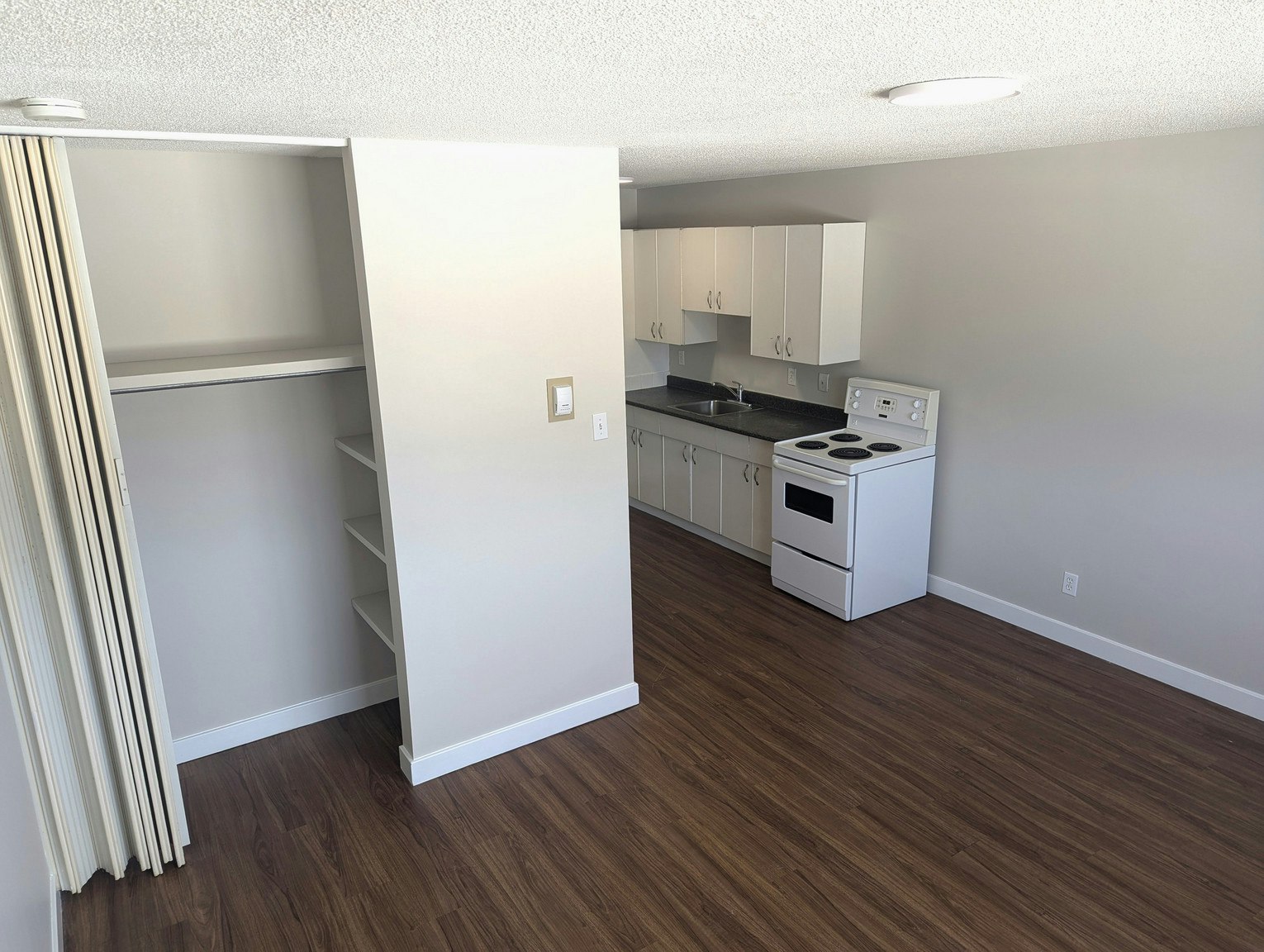 303-11035 124 Street NW, Edmonton, AB, T5M 0J5 - 5