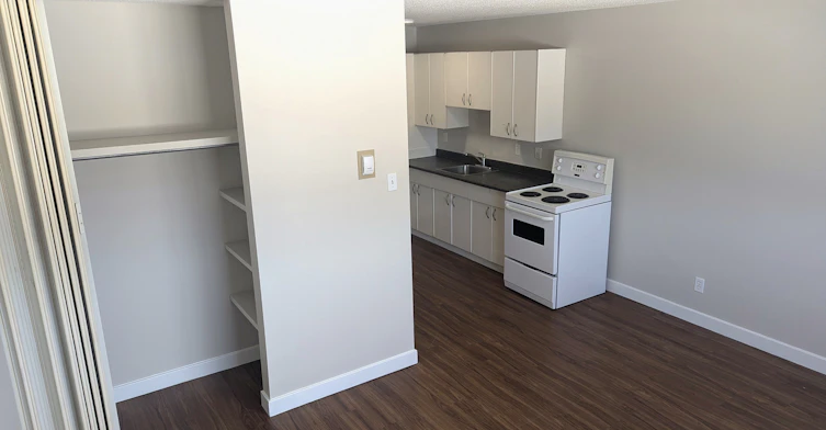303-11035 124 Street NW, Edmonton, AB, T5M 0J5 - 5