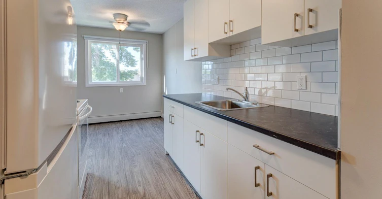304-11035 124 Street NW, Edmonton, AB, T5M 0J5 - 3