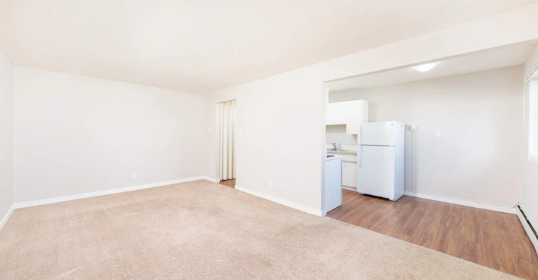 304-11035 124 Street NW, Edmonton, AB, T5M 0J5 - 4