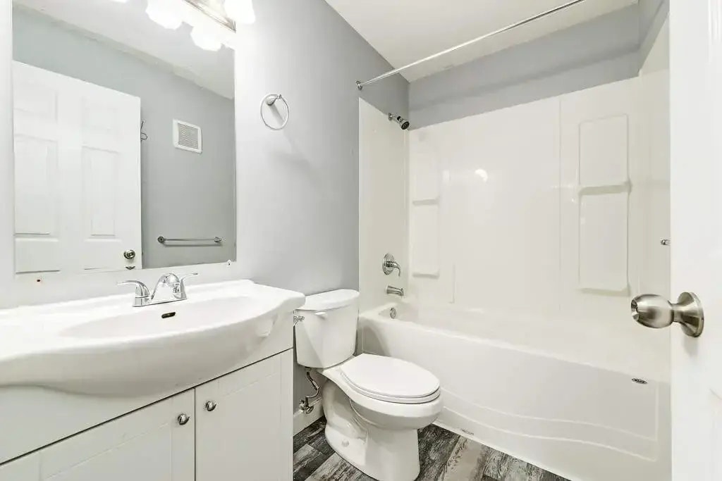 14-10620 107 Street NW, Edmonton, AB, T5H 2Y7 - 7