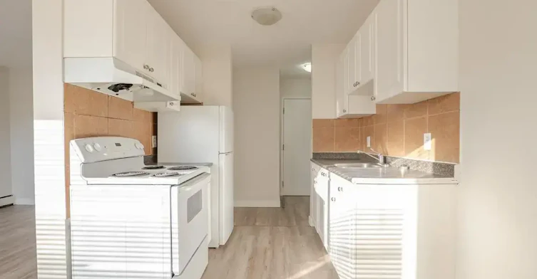14-10620 107 Street NW, Edmonton, AB, T5H 2Y7 - 17