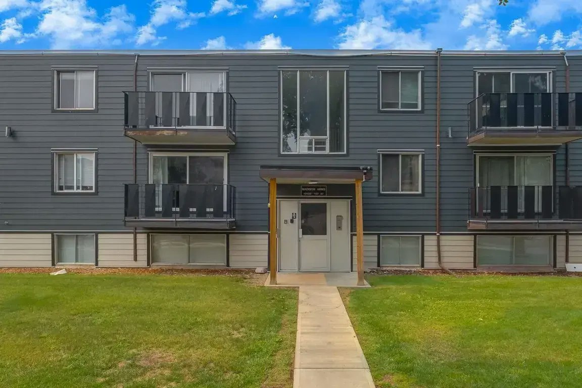 04-10620 107 Street NW, Edmonton, AB, T5H 2Y7 - 33