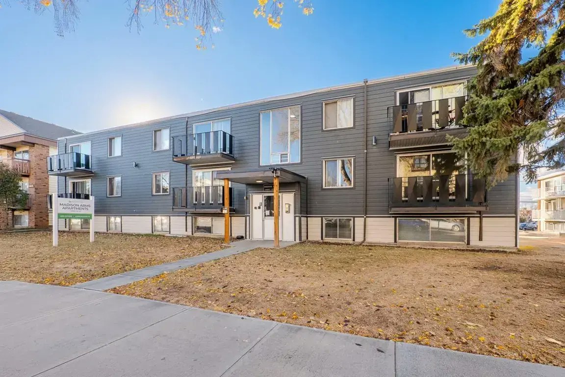 04-10620 107 Street NW, Edmonton, AB, T5H 2Y7 - 31