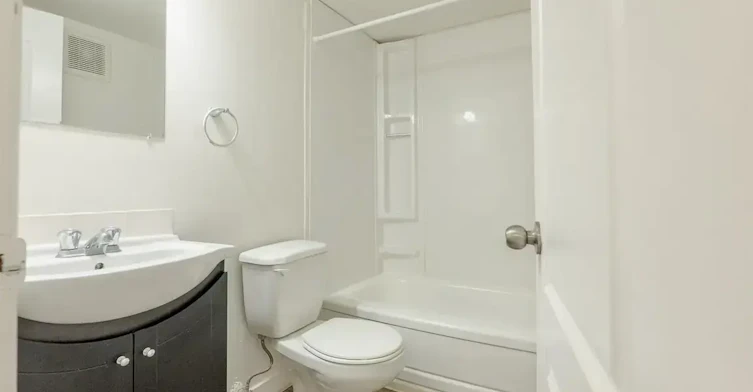 04-10620 107 Street NW, Edmonton, AB, T5H 2Y7 - 25