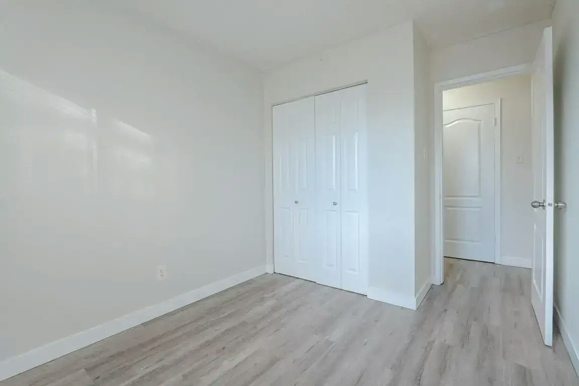 04-10620 107 Street NW, Edmonton, AB, T5H 2Y7 - 20