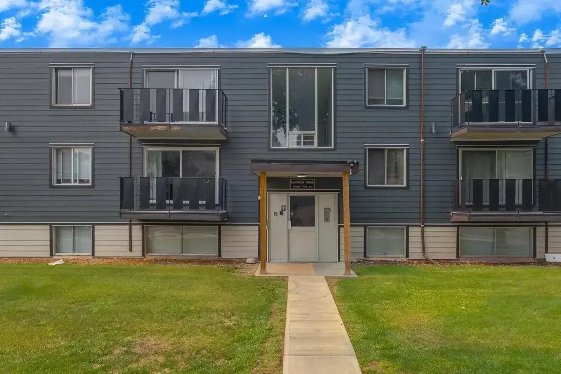 18-10620 107 Street NW, Edmonton, AB, T5H 2Y7 - 33