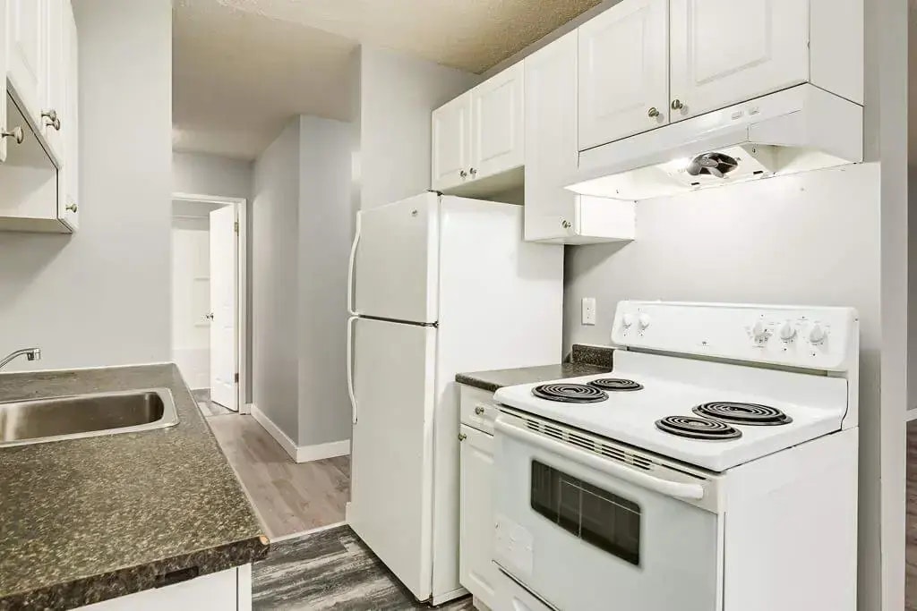 18-10620 107 Street NW, Edmonton, AB, T5H 2Y7 - 6