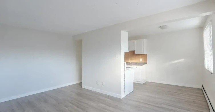 18-10620 107 Street NW, Edmonton, AB, T5H 2Y7 - 14