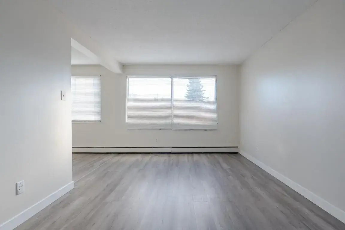 18-10620 107 Street NW, Edmonton, AB, T5H 2Y7 - 11