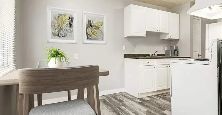 18-10620 107 Street NW, Edmonton, AB, T5H 2Y7 - 2