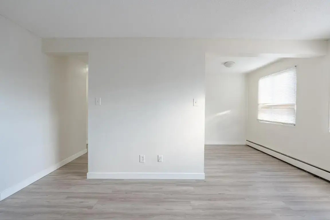 18-10620 107 Street NW, Edmonton, AB, T5H 2Y7 - 13